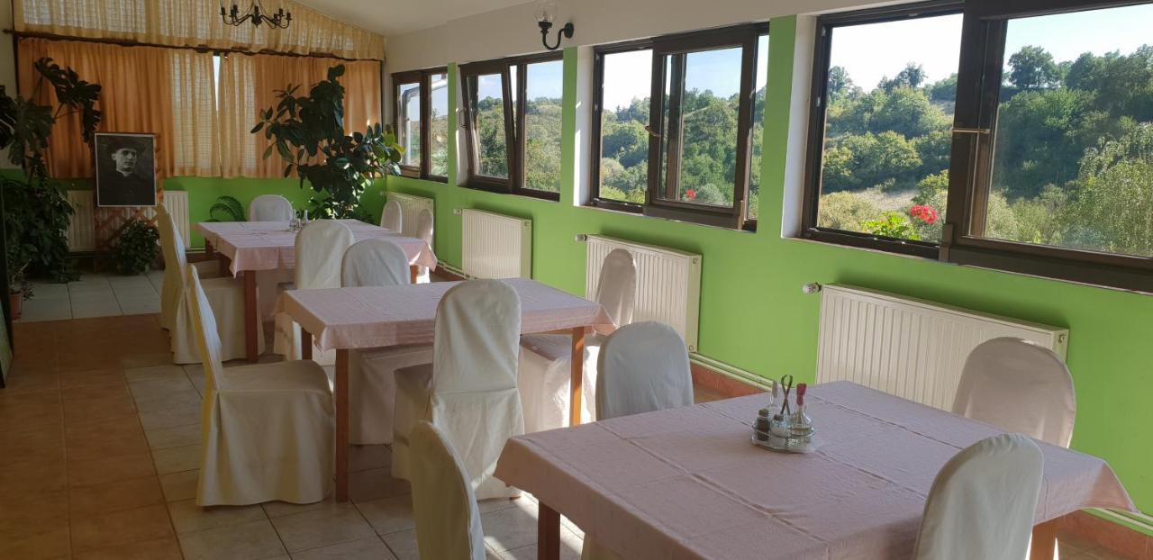 Klet Jana Bed & Breakfast Jastrebarsko Luaran gambar